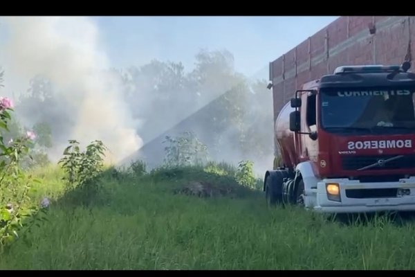 INTERMINABLE! Otra vez fuego en barrios de la capital correntina