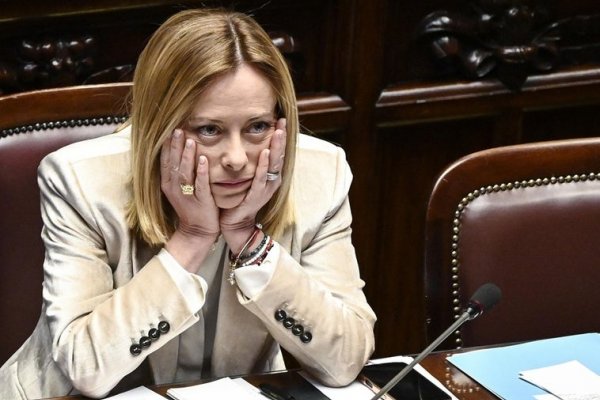 Caos en el Parlamento italiano: Meloni desata las protestas de la oposición al atacar texto histórico sobre la integración europea