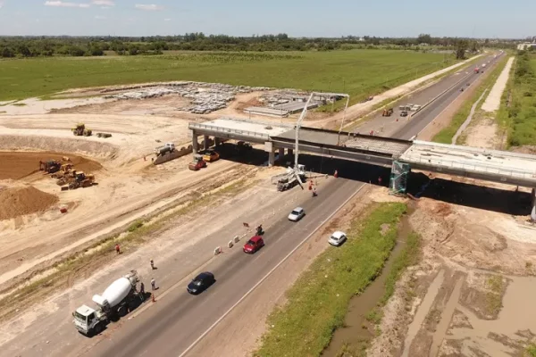 OTRO ROUND! Funcionaria de La Libertad Avanza cruzó a Valdés por la Autovía 12