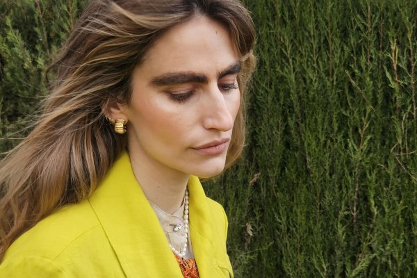 Alejandra Domínguez y su primer look primaveral de colores intensos